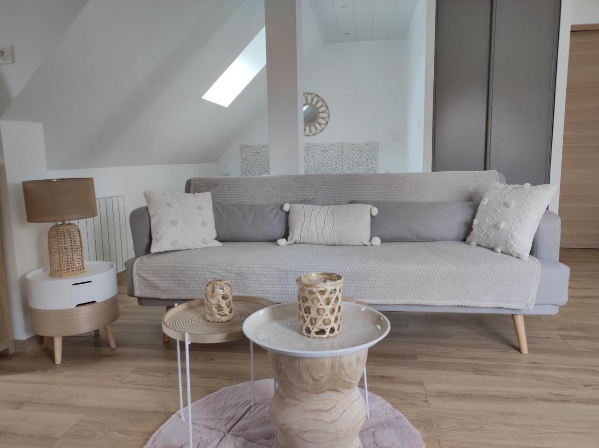 Studio Cosy Spacieux Lumineux Avec Terrasse Vezelois المظهر الخارجي الصورة