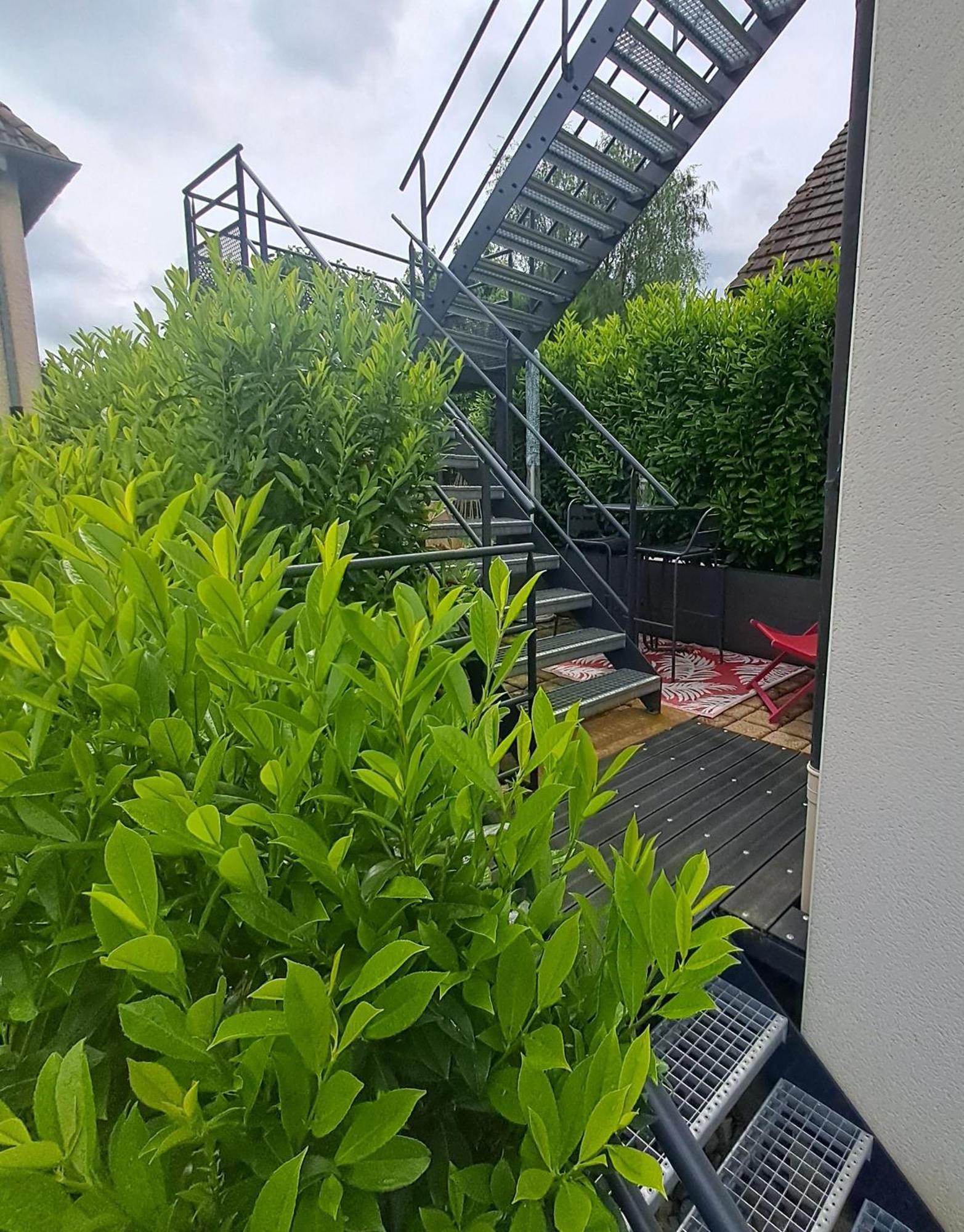 Studio Cosy Spacieux Lumineux Avec Terrasse Vezelois المظهر الخارجي الصورة